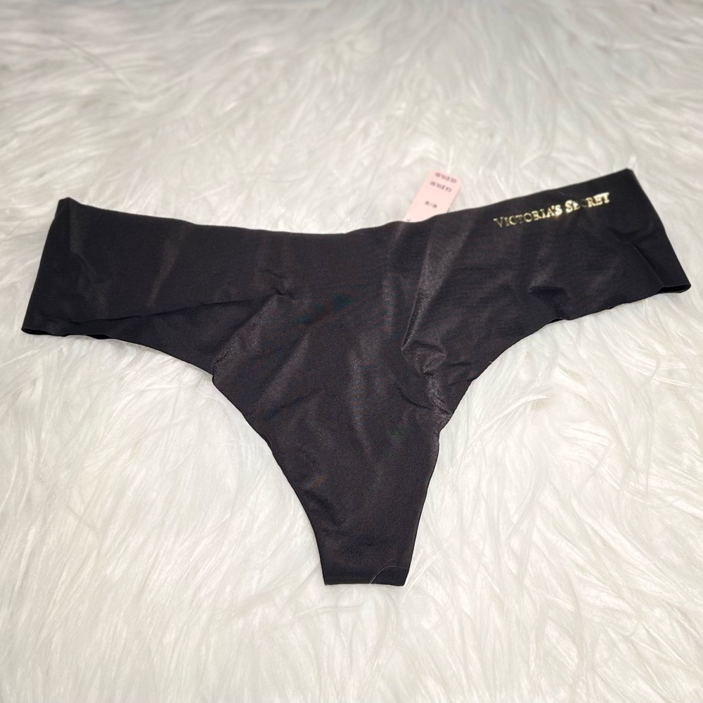 Victoria's Secret No Show Seamless Thong Panty- Size M